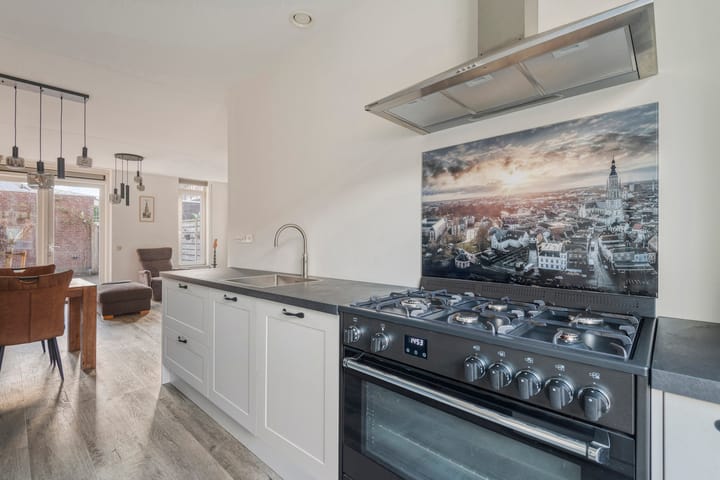 Photo 12 of Heuvelstraat 37