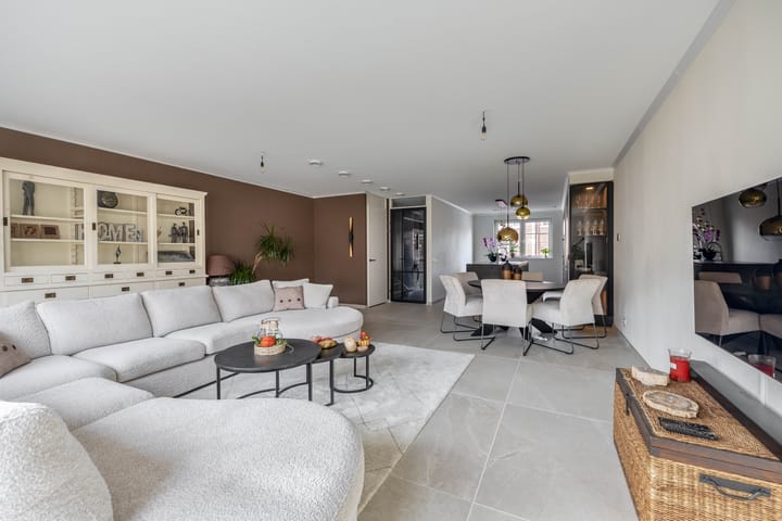 Photo 2 of Stokroos 58