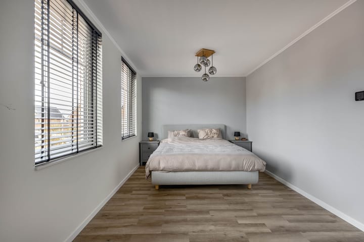 Photo 14 of Stokroos 58