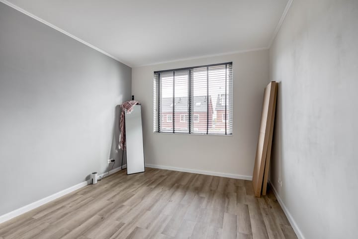 Photo 16 of Stokroos 58