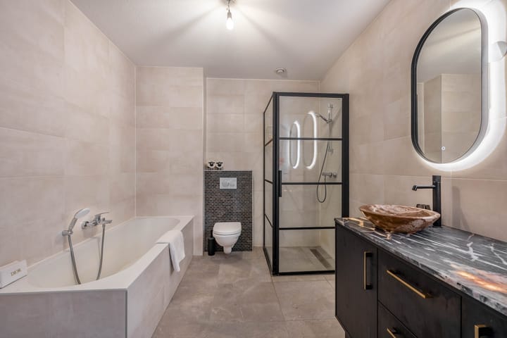 Photo 18 of Stokroos 58