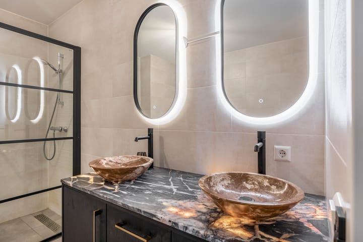 Photo 19 of Stokroos 58