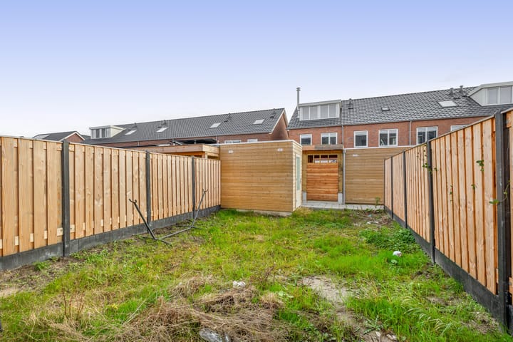 Photo 25 of Stokroos 58