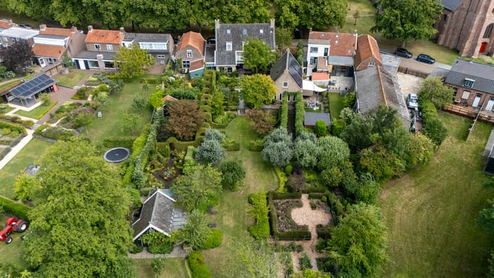 Foto 4 van Dorpsplein 35