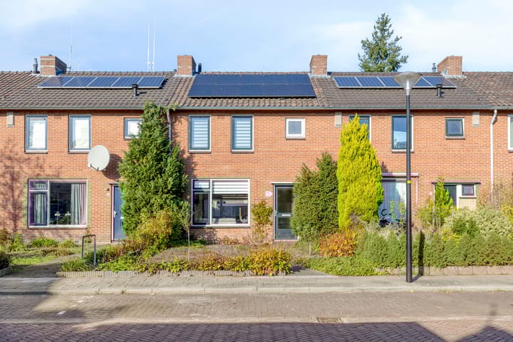 Photo 2 of Merelstraat 10