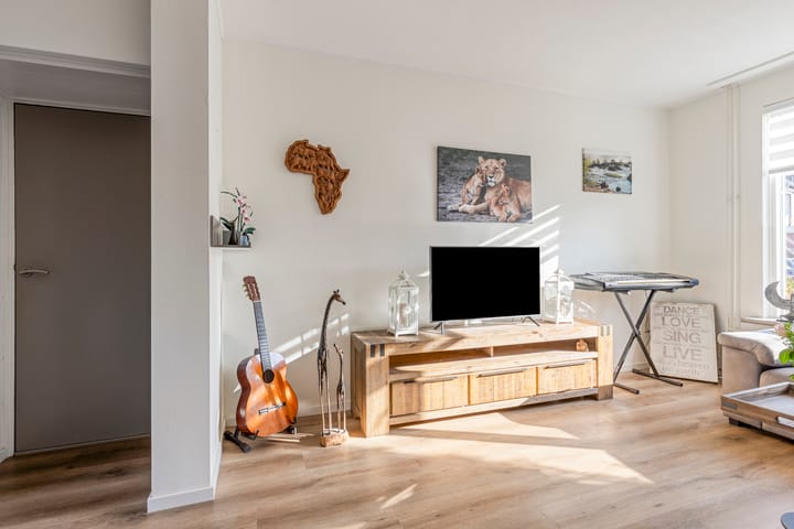 Photo 12 of Merelstraat 10