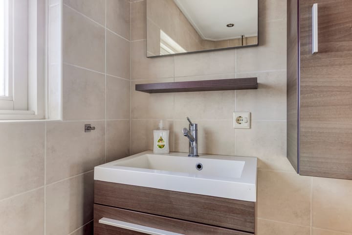 Photo 25 of Merelstraat 10