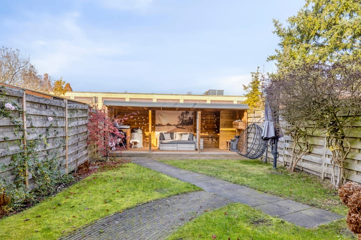 Photo 32 of Merelstraat 10