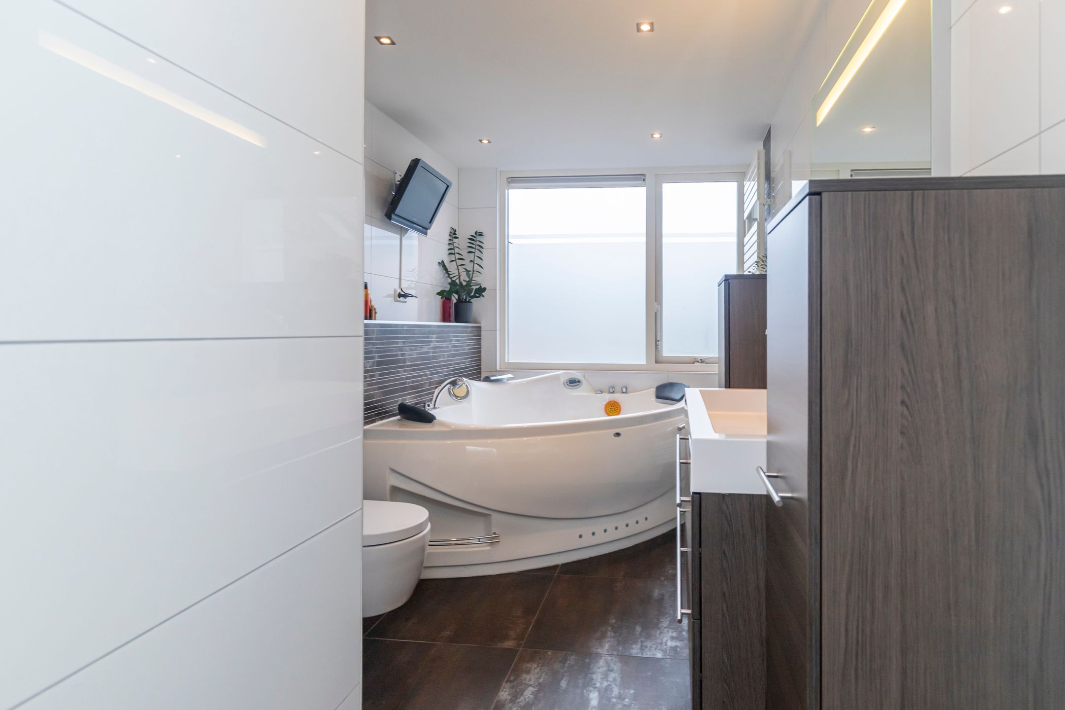 Photo 12 of Beelstraat 92