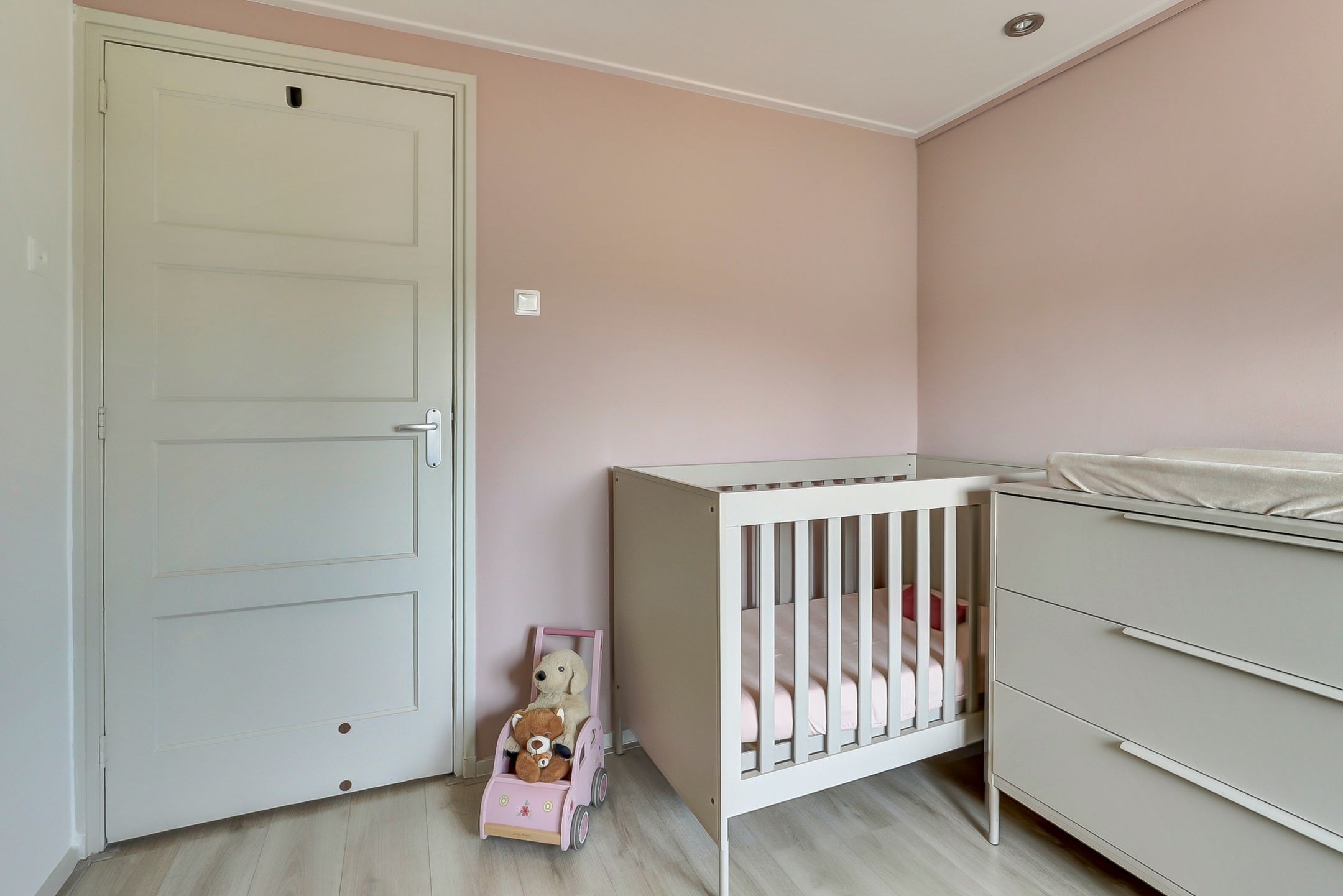 Photo 18 of Wilhelminastraat 8