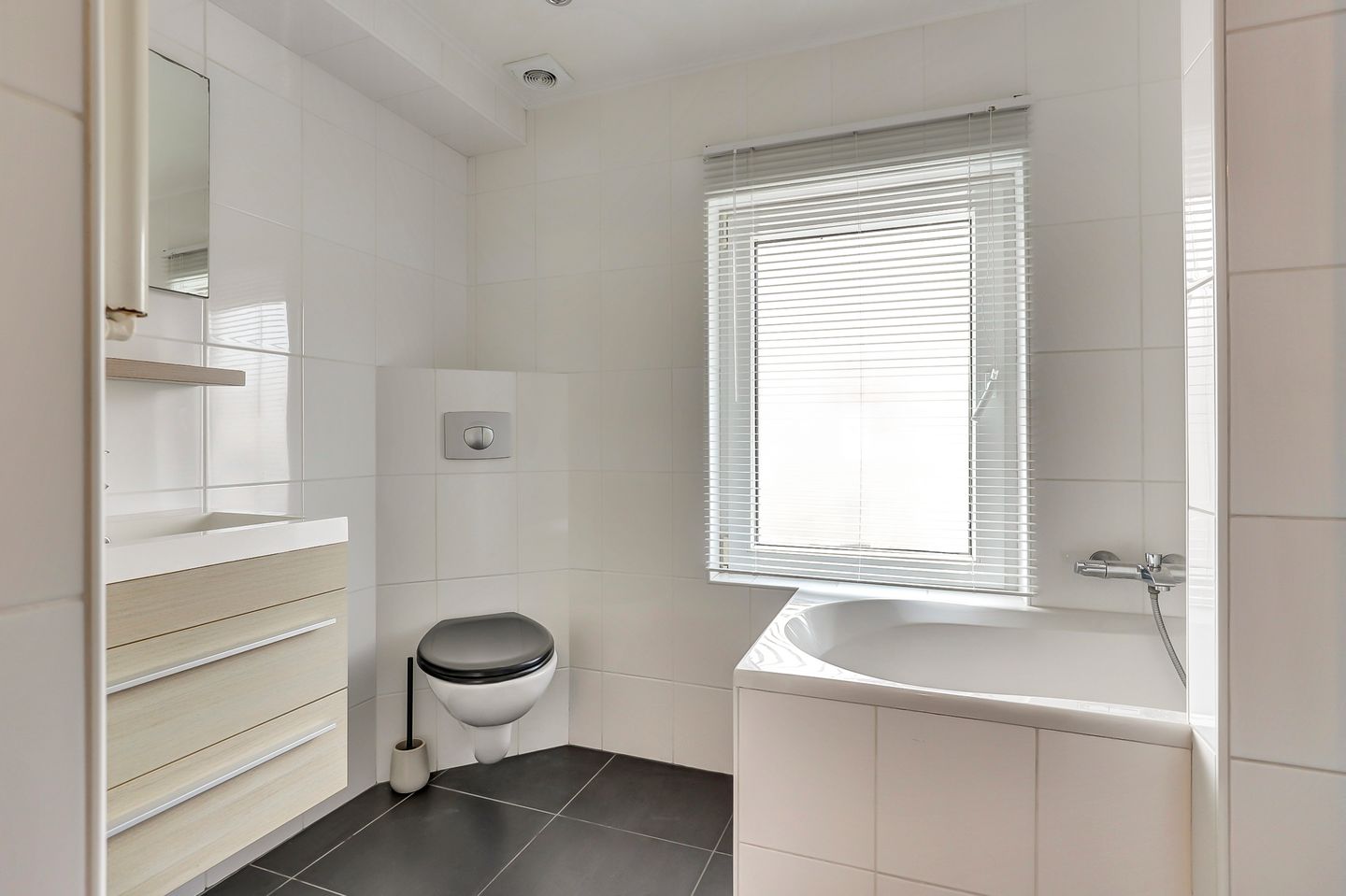 Photo 20 of Wilhelminastraat 8