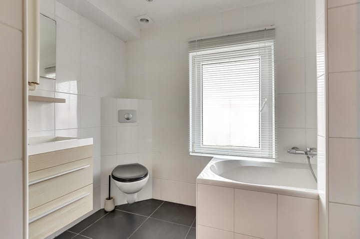 Photo 20 of Wilhelminastraat 8