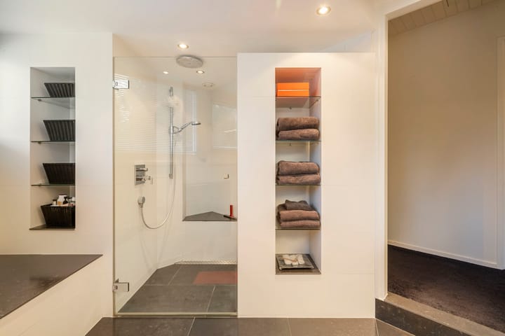 Photo 6 of Bas Dongen 7