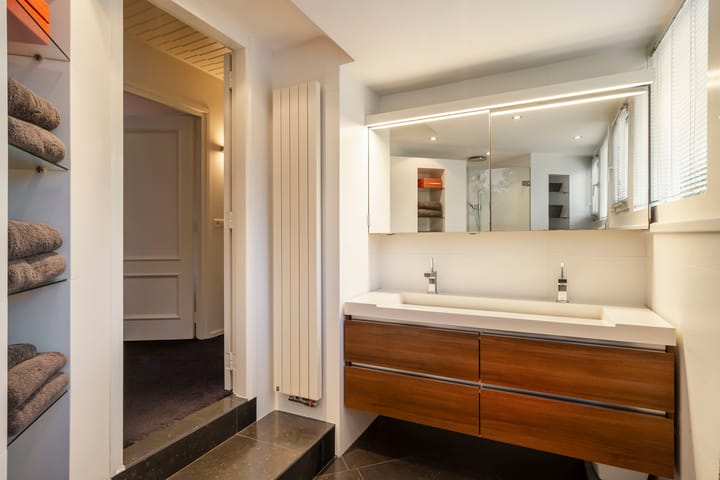 Photo 38 of Bas Dongen 7