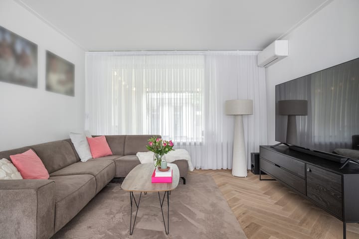 Photo 2 of Van der Duyn van Maasdamplantsoen 9