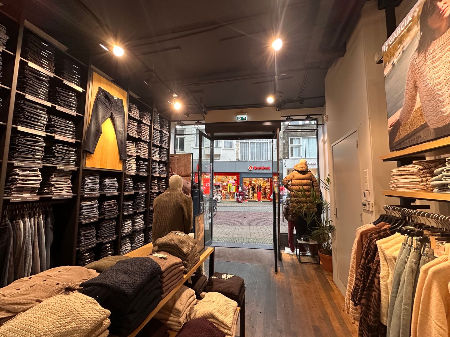 View photo 4 of Diezerstraat 47