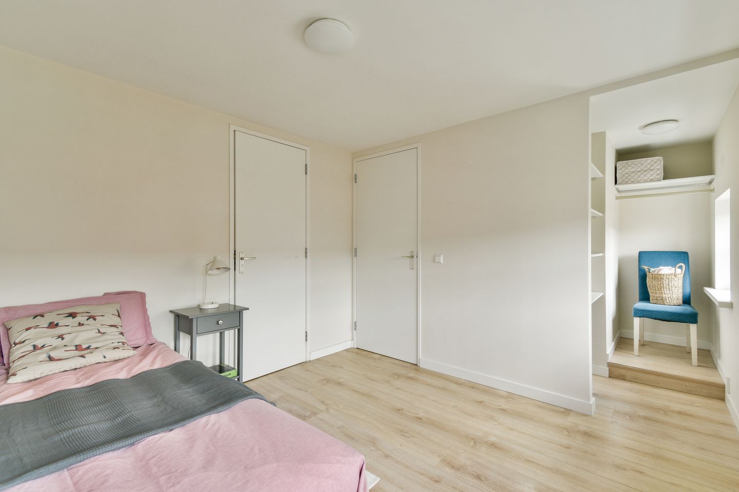 Photo 10 of Van Bossestraat 74-4