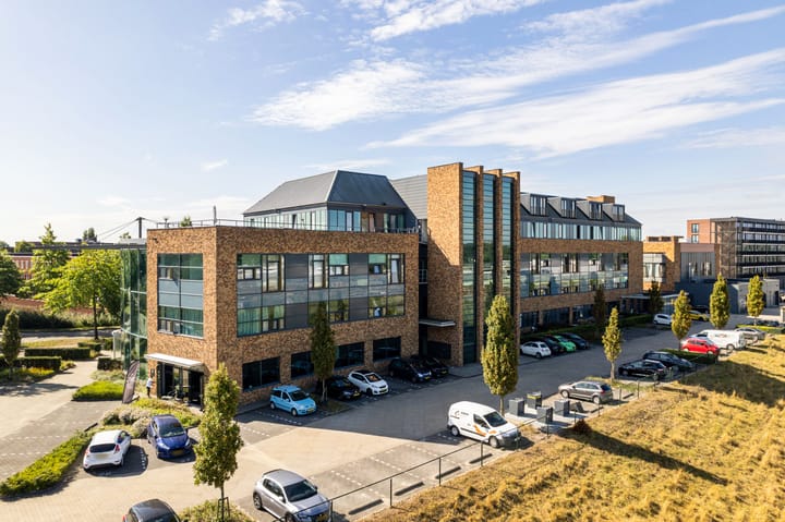 Photo 4 of Fascinatio Boulevard 886-J