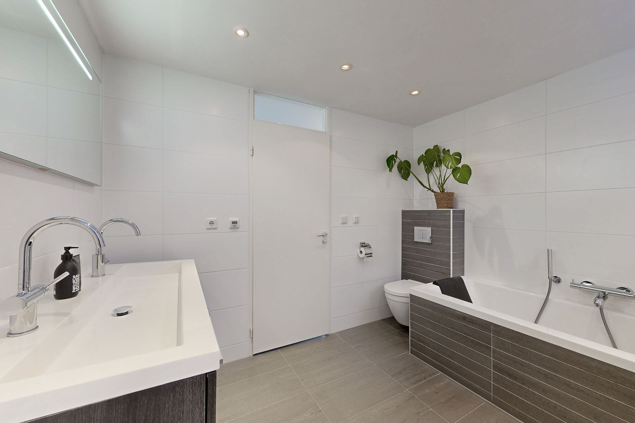 Foto 42 van Andries Vierlinghlaan 13