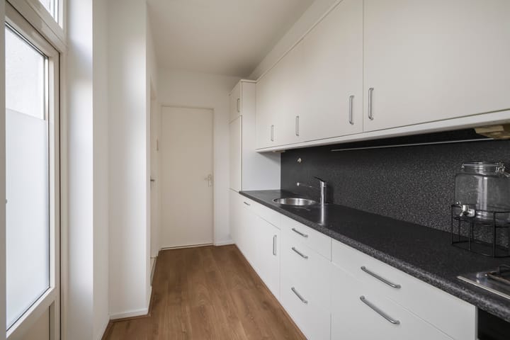 Photo 16 of Czarinastraat 38