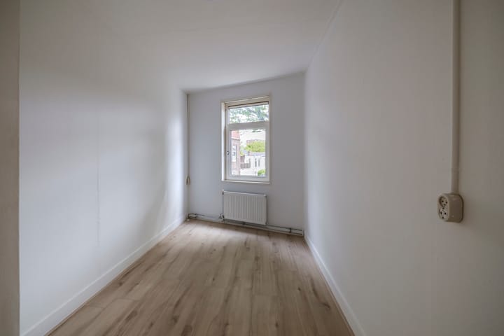 Photo 26 of Czarinastraat 38