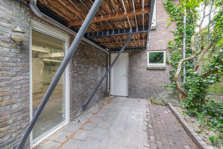 Photo 35 of Czarinastraat 38