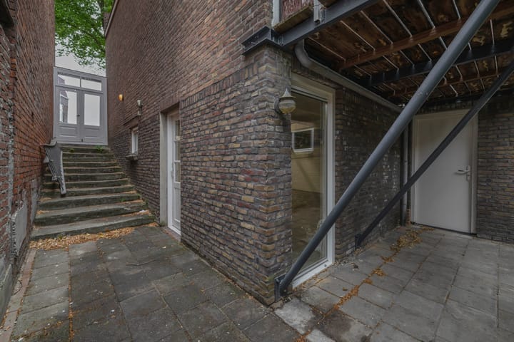 Photo 36 of Czarinastraat 38