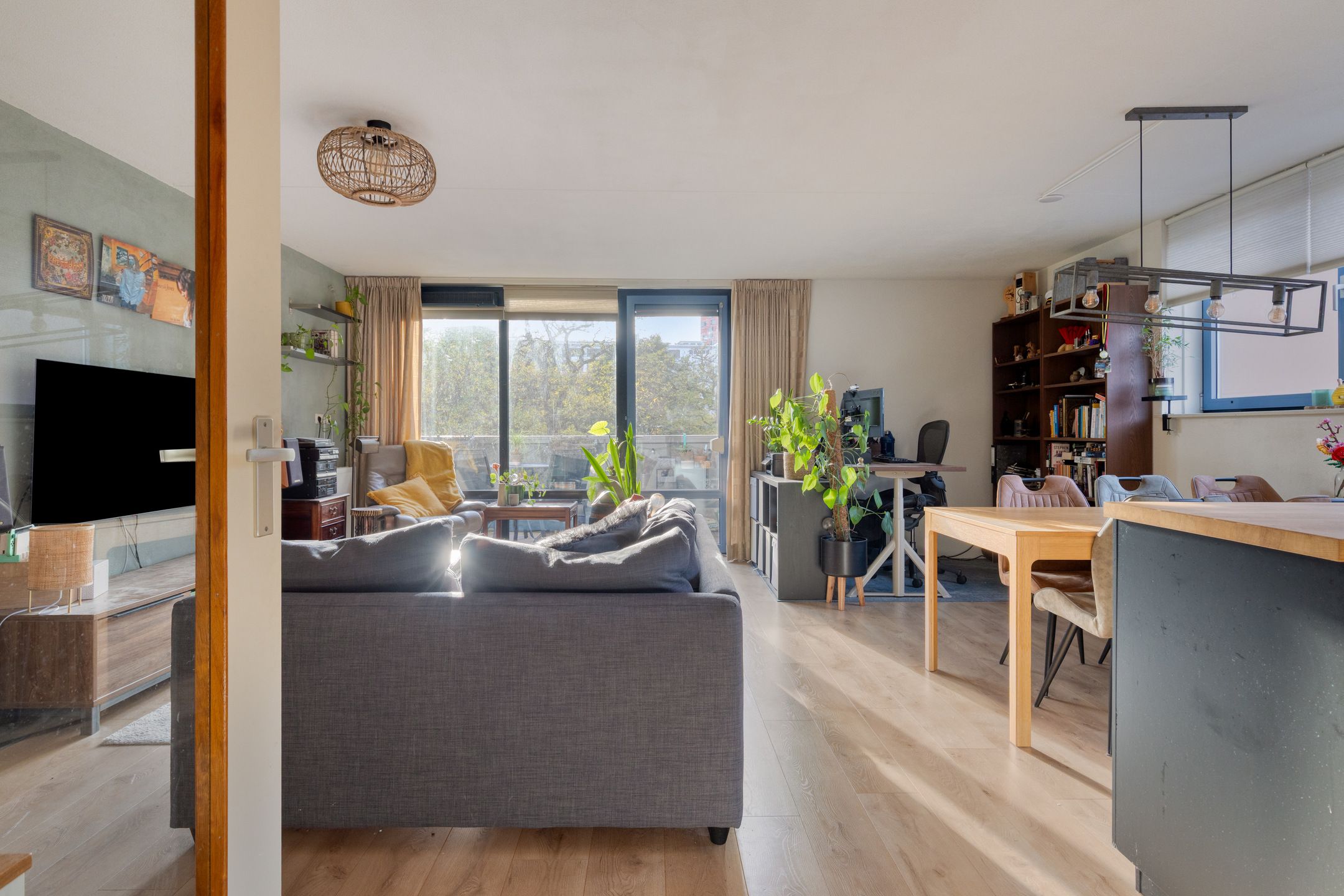 Photo 6 of Leeghwaterstraat 240