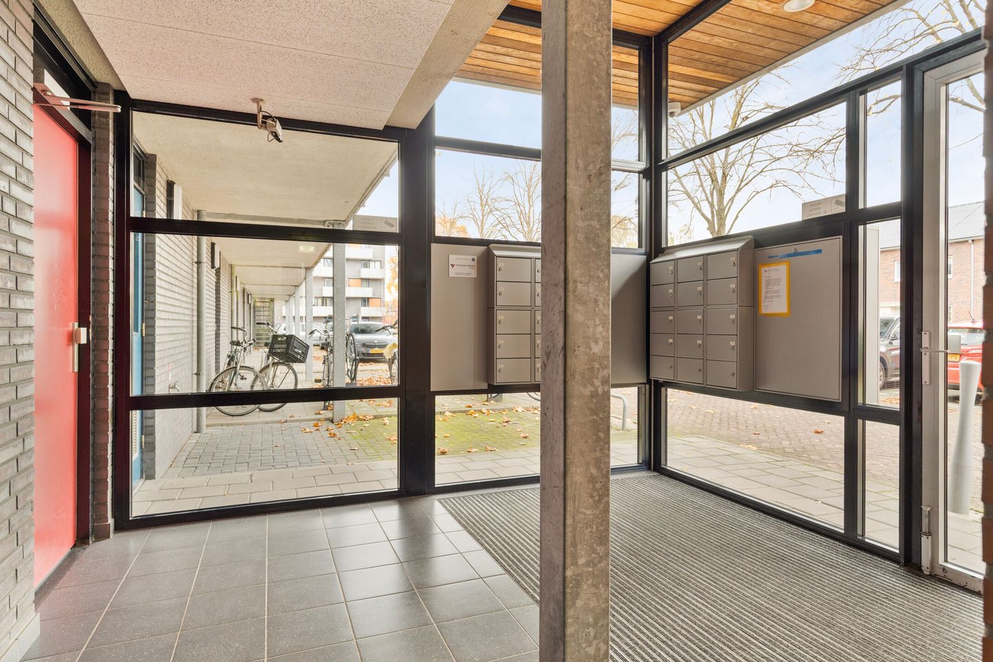 Photo 25 of Leeghwaterstraat 240