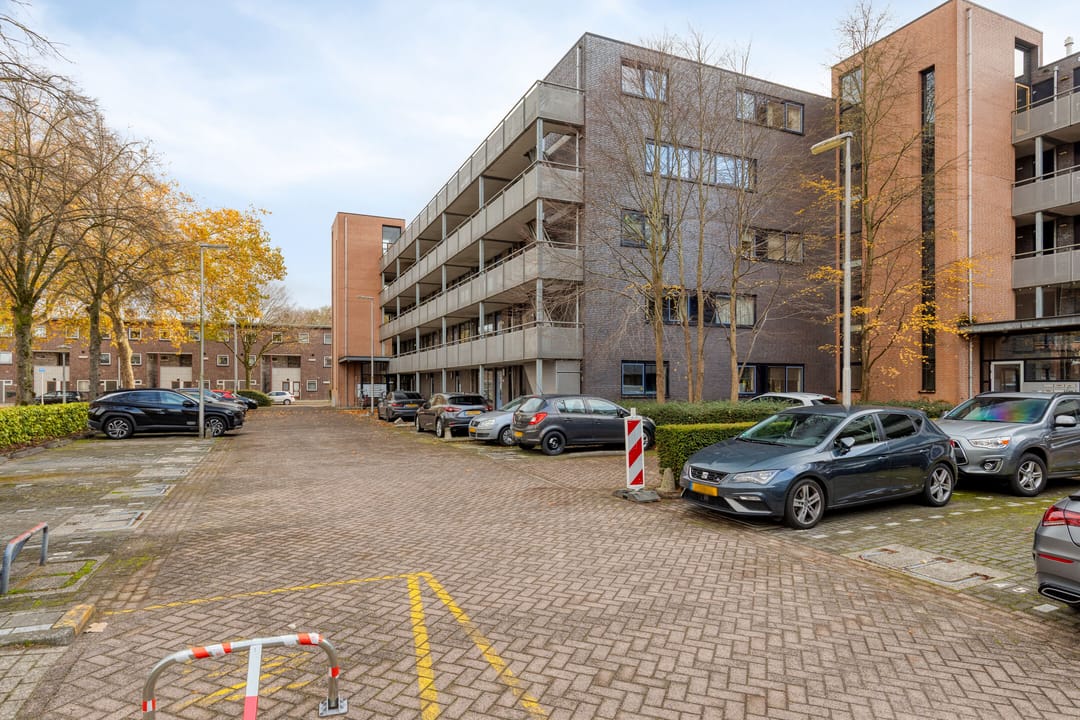 Photo 28 of Leeghwaterstraat 240