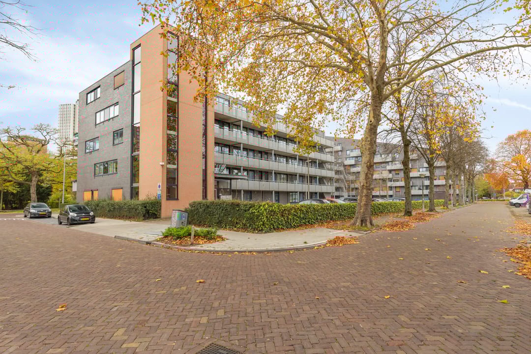 Photo 32 of Leeghwaterstraat 240