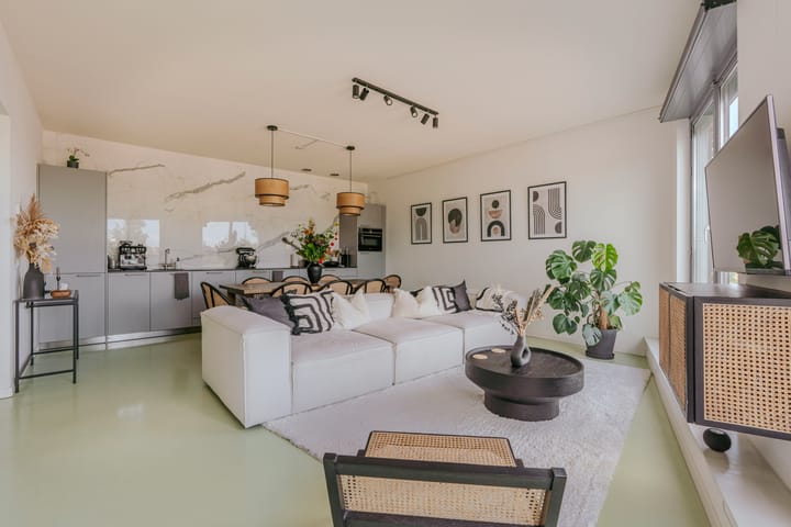 Photo 2 of Westerdoksdijk 611