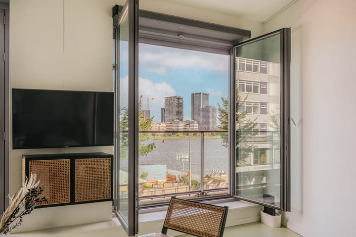 Photo 4 of Westerdoksdijk 611