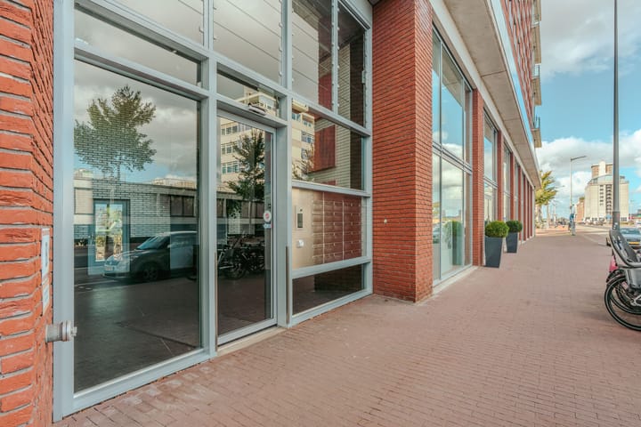 Photo 15 of Westerdoksdijk 611