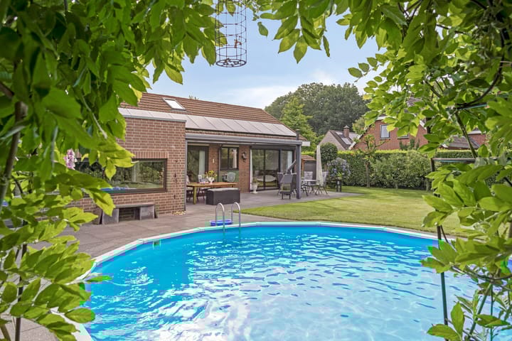 Photo 41 of Vogelwikke 20