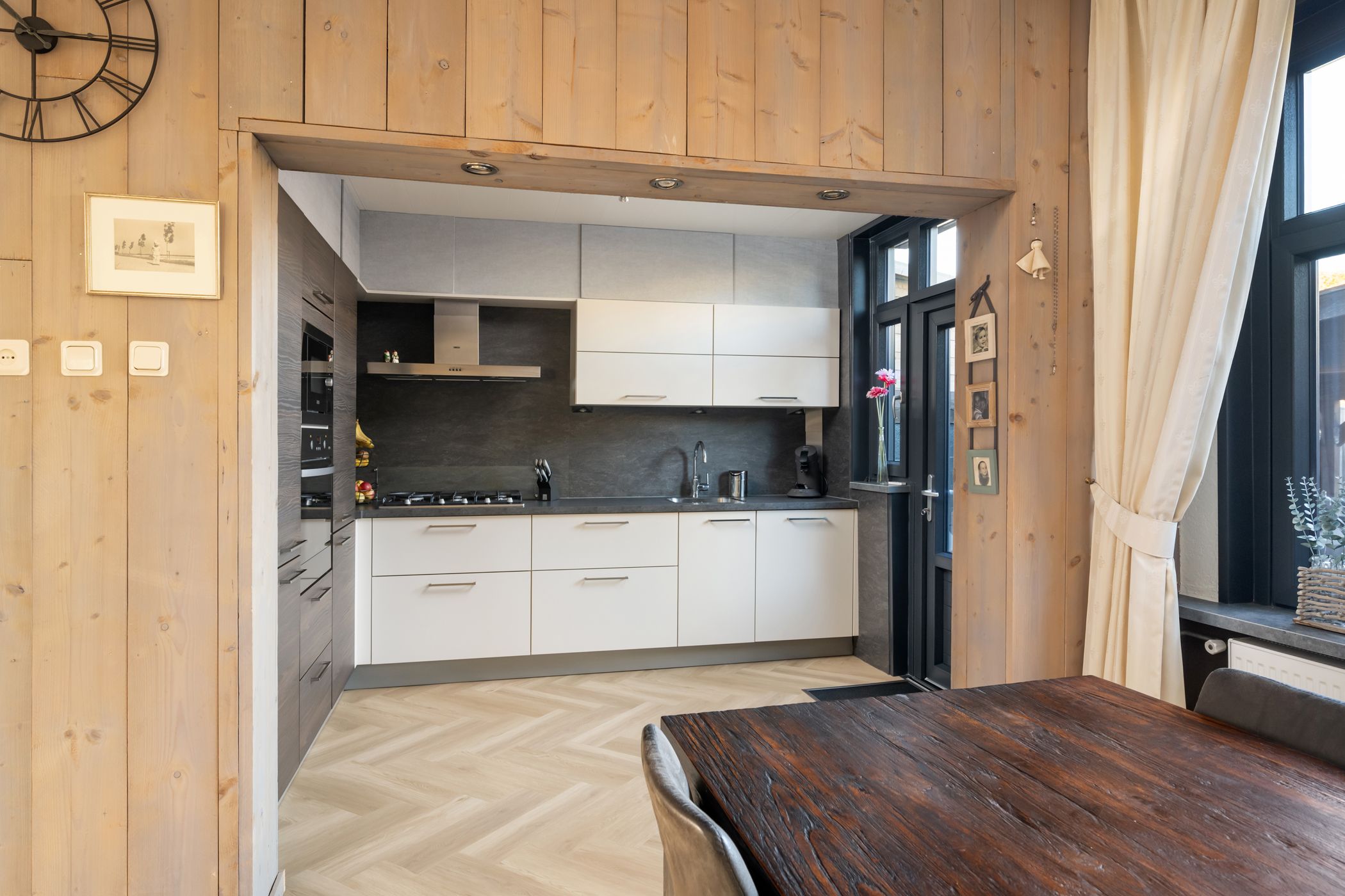 Photo 9 of Hoekenessestraat 6