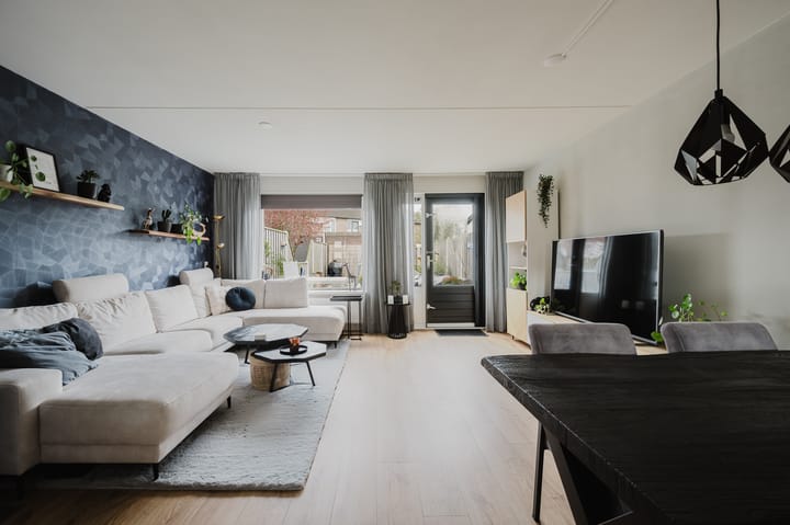 Photo 1 of P. Hellendaalstraat 14