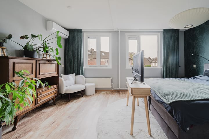 Photo 18 of P. Hellendaalstraat 14