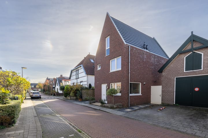 Photo 2 of Molenlaan 20