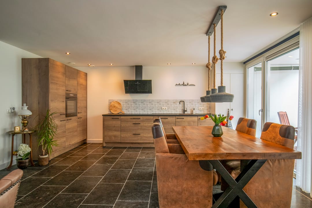 Photo 2 of Rosmolenstraat 27-A