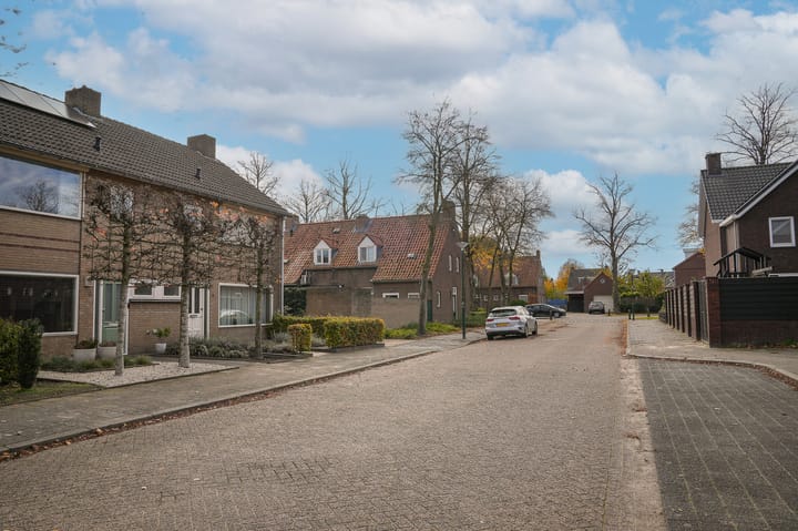 Foto 38 van Deken van Dijkstraat 4