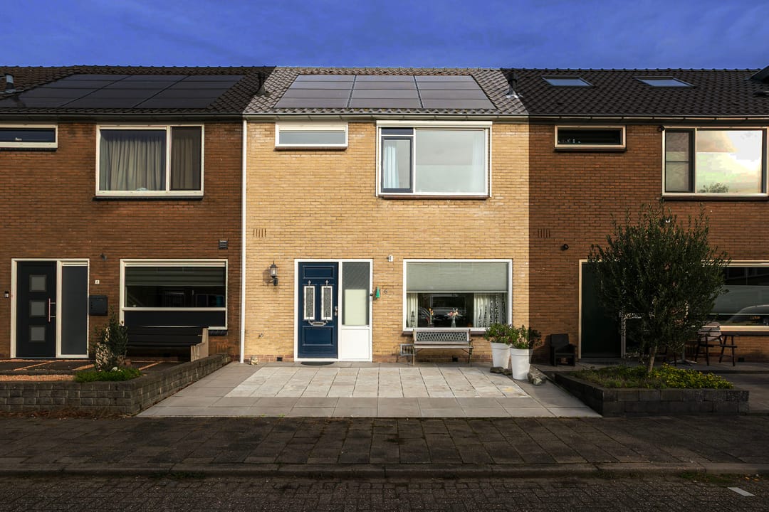 Photo 1 of Meidoornstraat 6