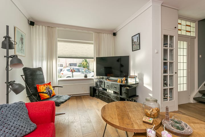 Photo 3 of Meidoornstraat 6