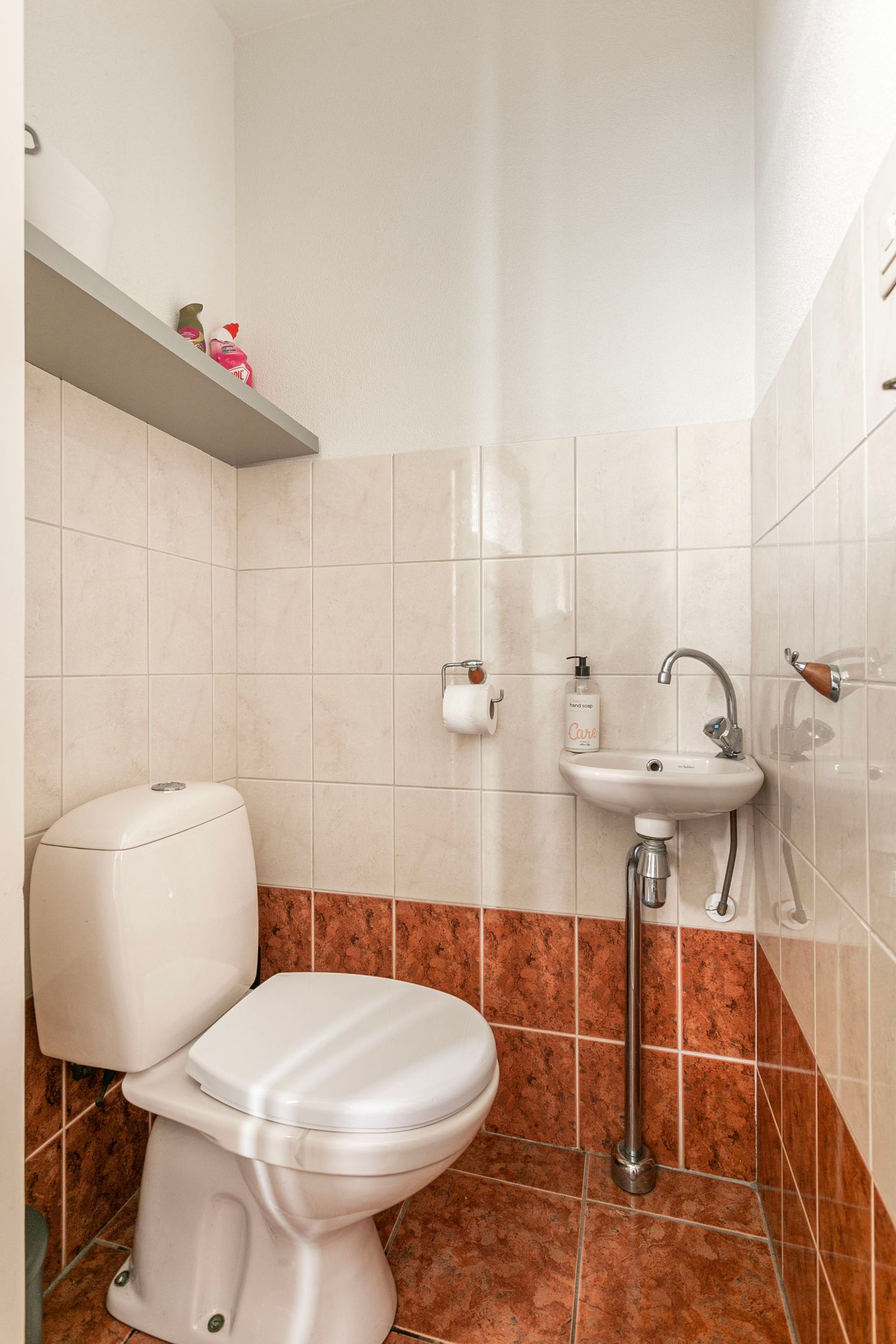 Photo 14 of Meidoornstraat 6