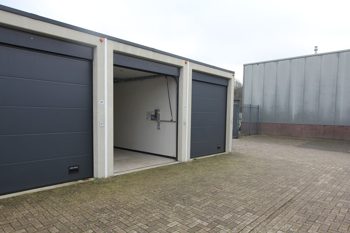 View photo 3 of Leidsevaartweg 11