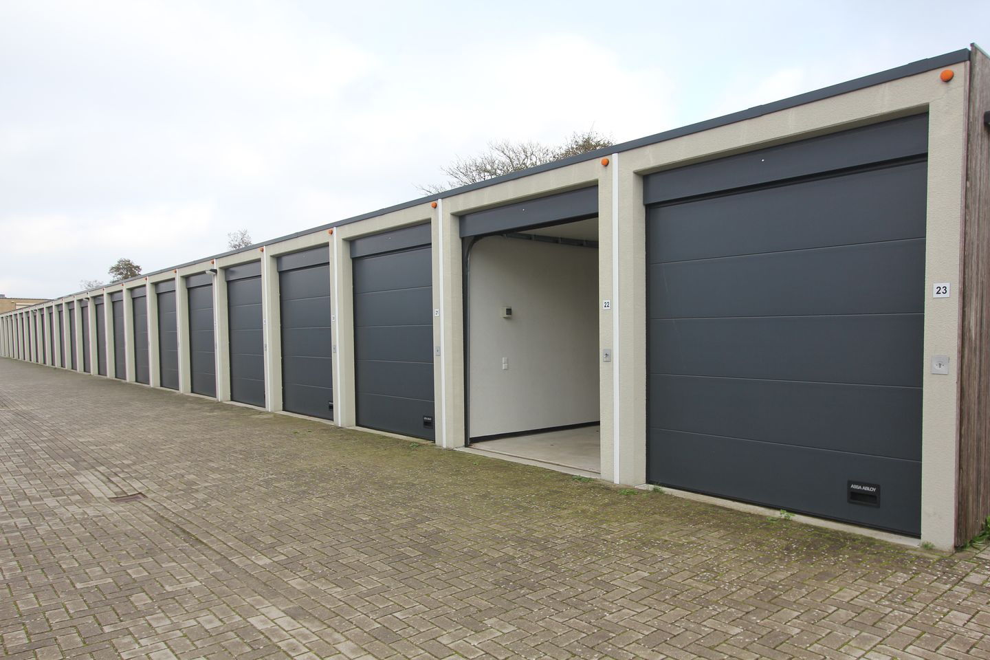 View photo 4 of Leidsevaartweg 11