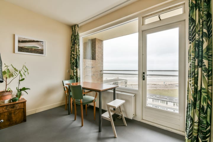 Photo 11 of Burgemeester van Alphenstraat 55-F22