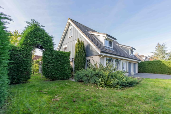 Photo 2 of Anna van Egmondlaan 1