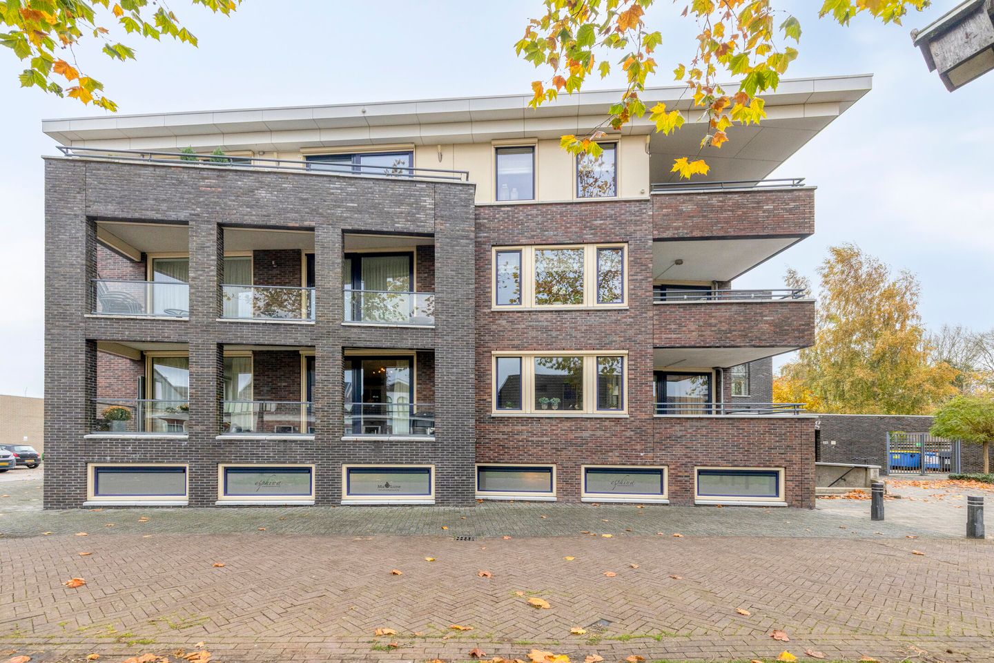 Bekijk foto 3 van J.P. Santeeweg 2