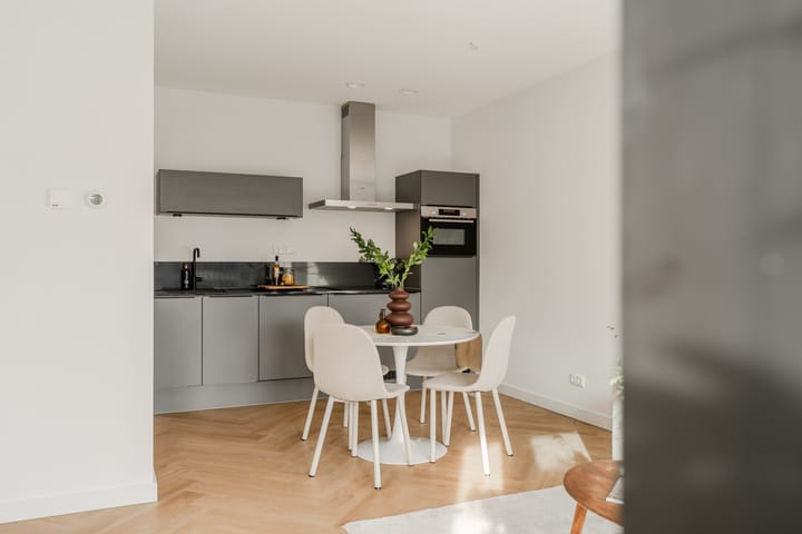 Photo 12 of Niemeyerstraat 201